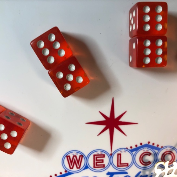 Vintage White Acrylic Las Vegas Dice clock  9x9 “ - Picture 3 of 9